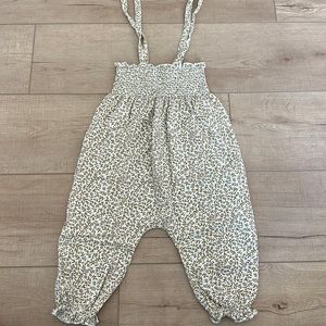 18-24 month jumper. So cute and basically brand new
